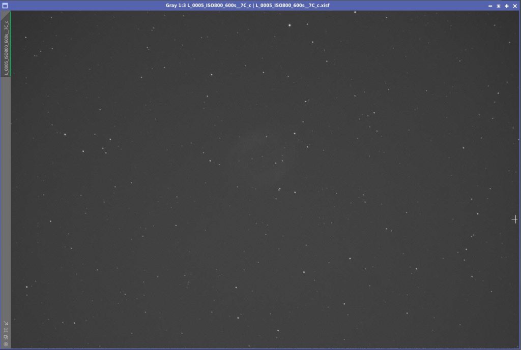 NGC7293, D=127mm @ f/6, 1 x 600 sek, ISO 800, unbearbeitetes Einzelbild. Der Nebel ist kaum zu sehen.